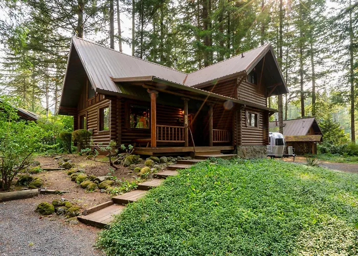 Mt Hood Log Cabin! Fresh Remodel With Airstream 1